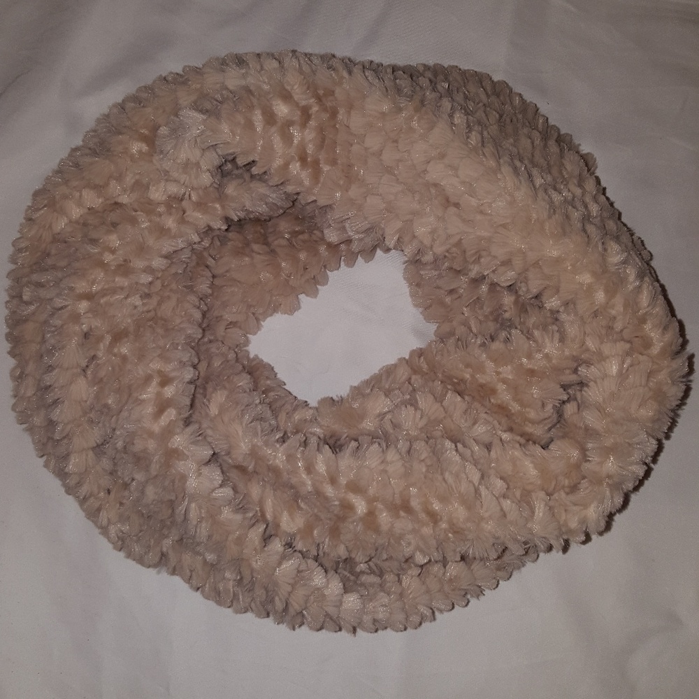 Infinity scarf